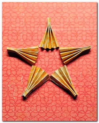 Скрапбукинг - Бумажная звезда из маленьких вееров